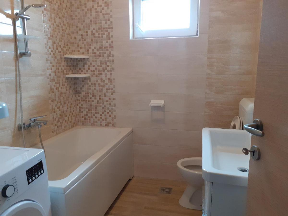 Apartments Rajka Лопар Экстерьер фото