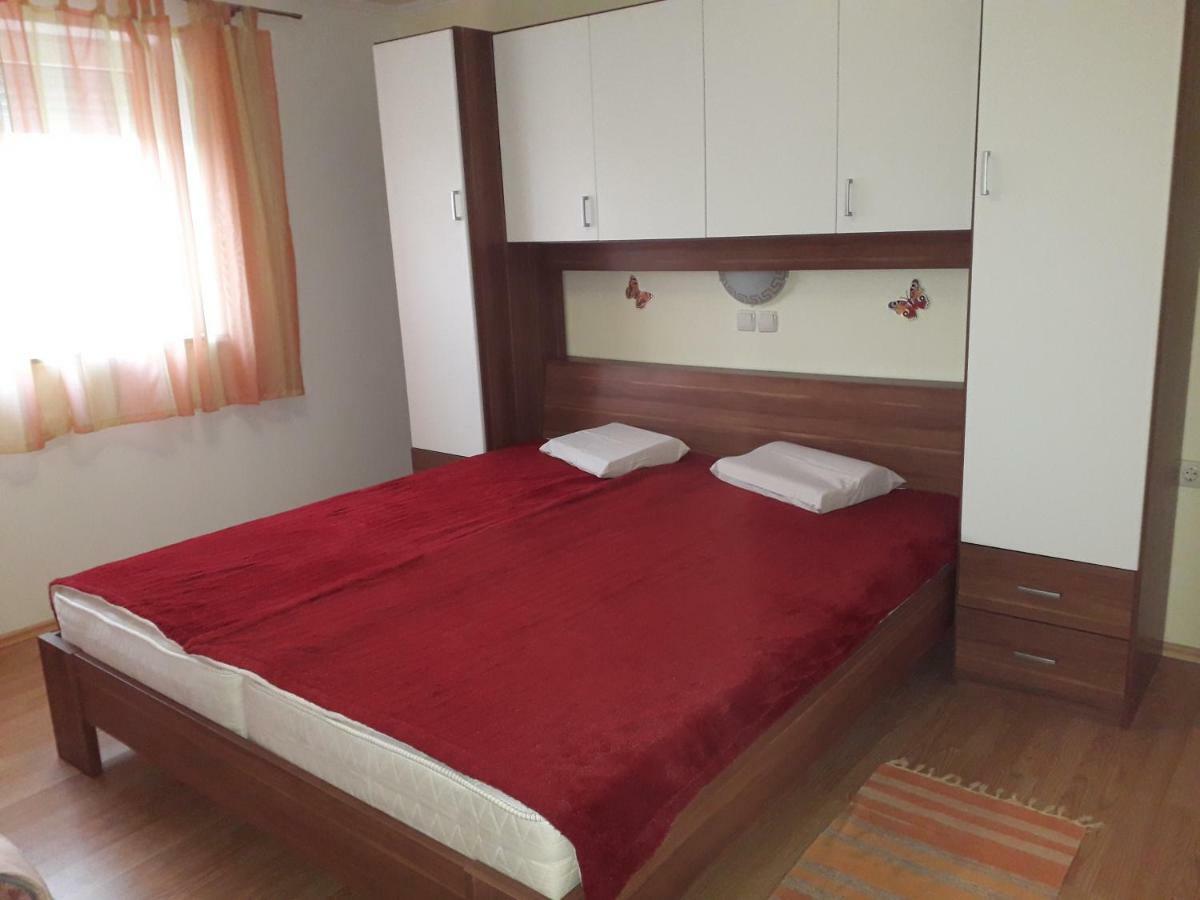 Apartments Rajka Лопар Экстерьер фото