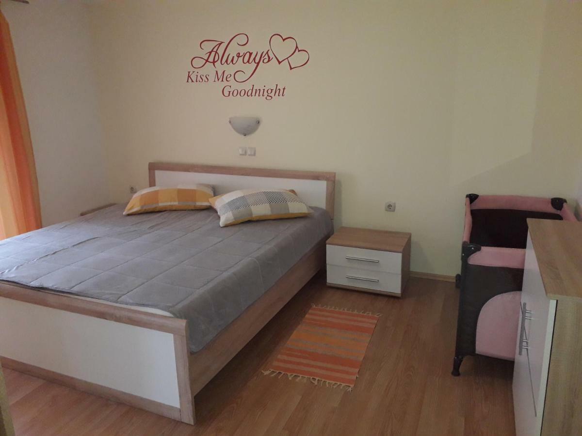 Apartments Rajka Лопар Экстерьер фото
