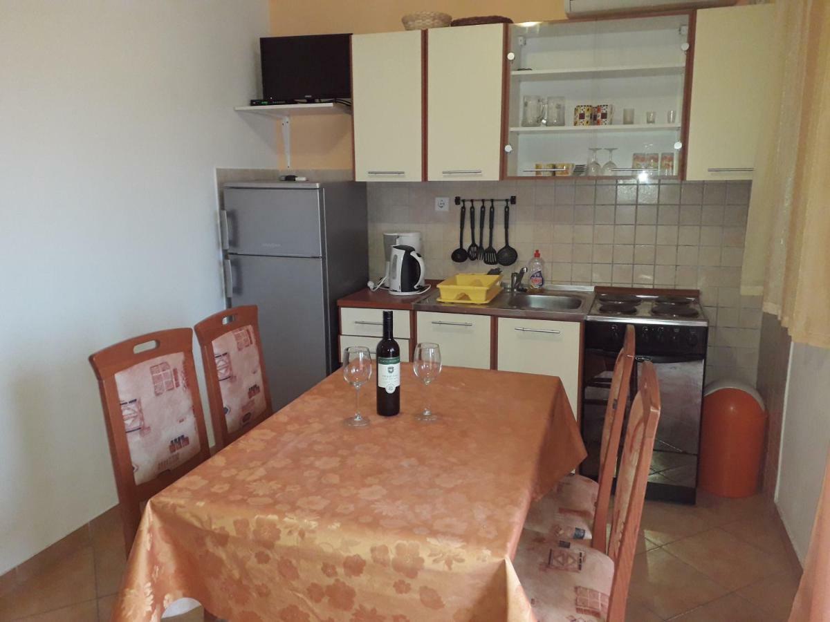 Apartments Rajka Лопар Экстерьер фото
