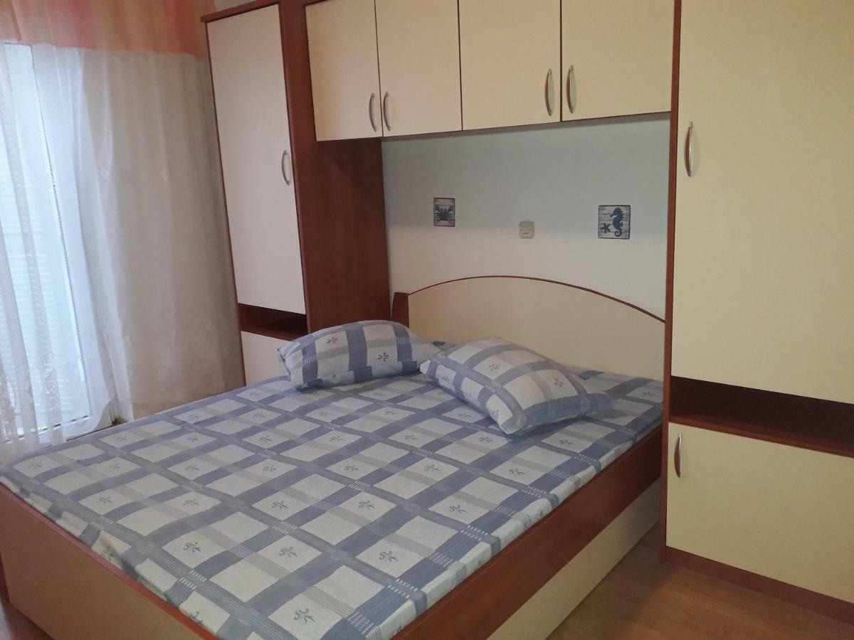 Apartments Rajka Лопар Экстерьер фото