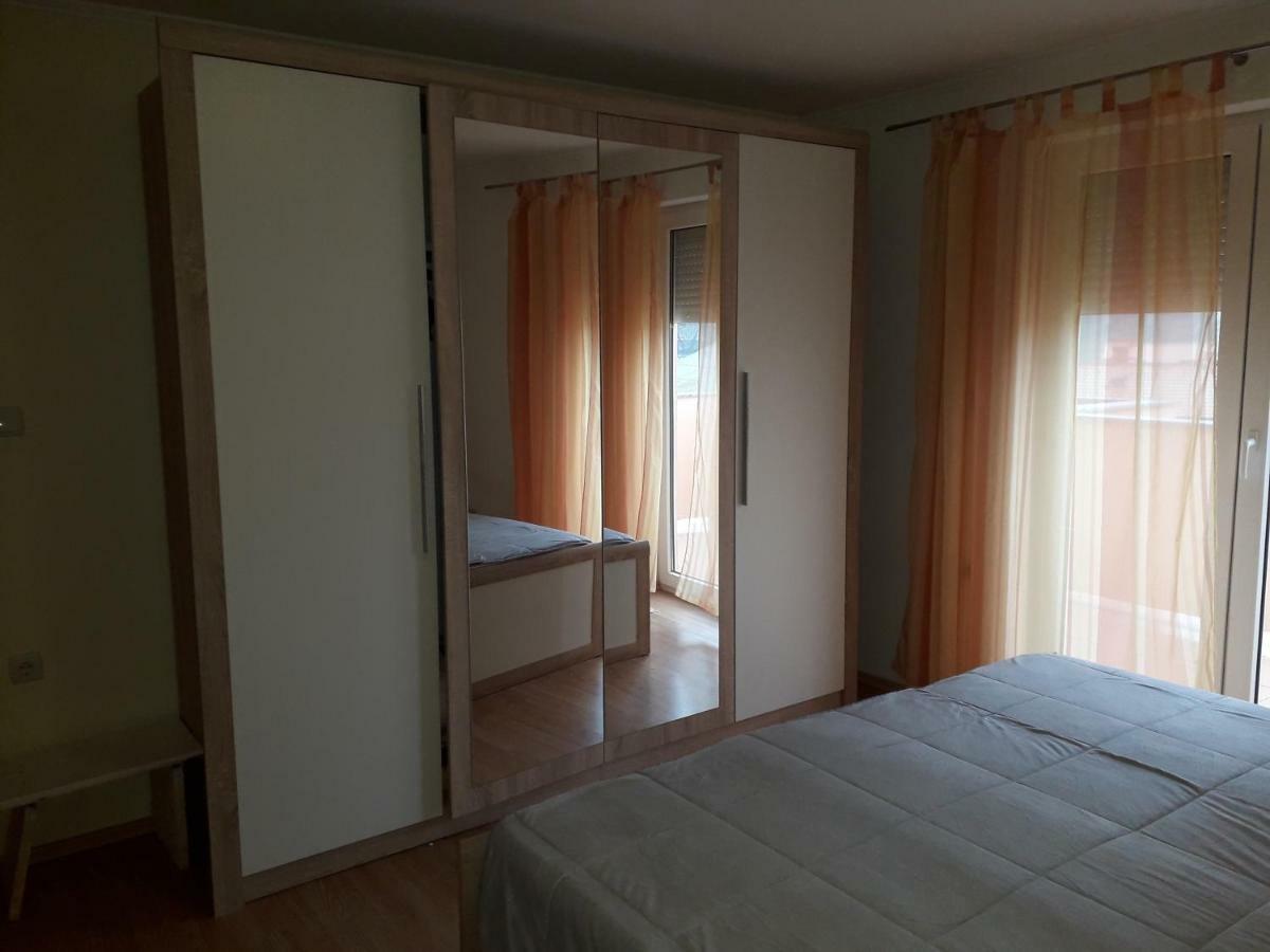 Apartments Rajka Лопар Экстерьер фото
