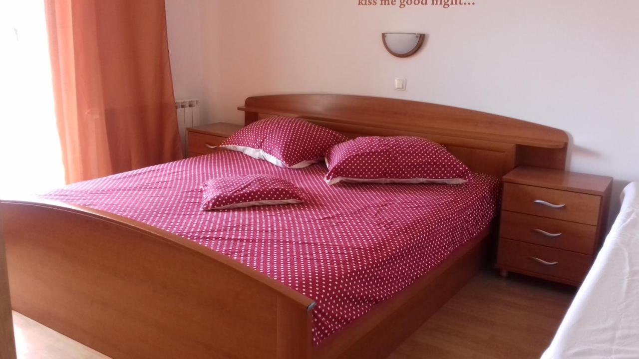 Apartments Rajka Лопар Экстерьер фото